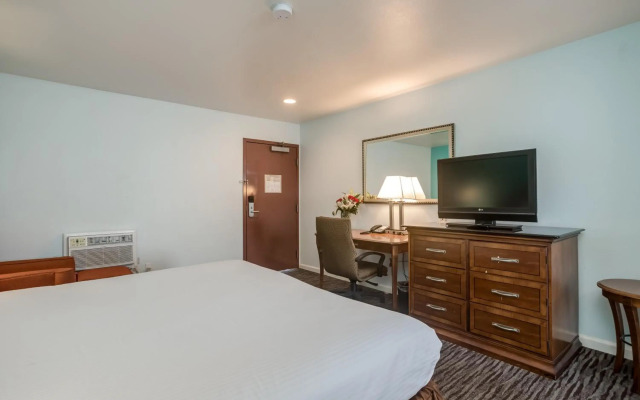 Pacifica Beach Hotel
