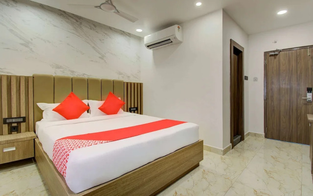 V Hotel by OYO Rooms