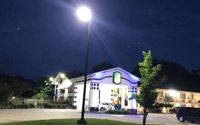 Cypress Inn