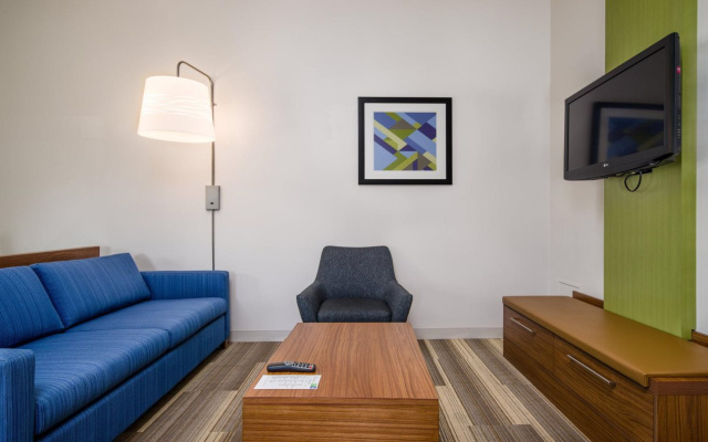 Holiday Inn Express Hotel & Suites Phoenix-Airport by IHG