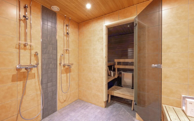 Spacious 3BR Apt. with Sauna