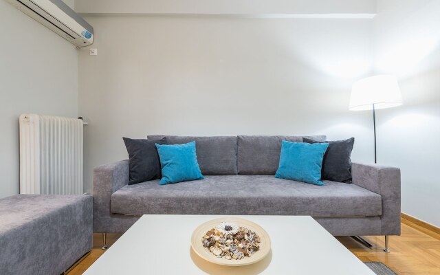 Comfy Home in Vibrant Neighborhood  by Cloudkeys