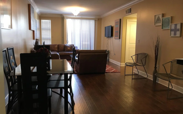 2 Bed 2 Bath in Studio City