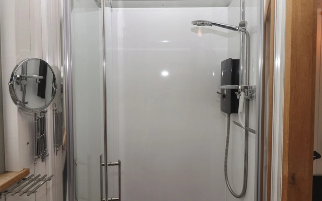 Burr 2 Shepherds Hut