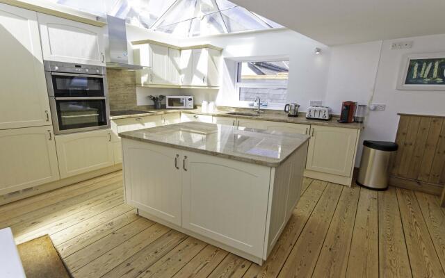 Stables & Breeze | 6 Bedrooms / Sleeps 13 | Sea Views