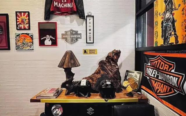 Cafe Moto Hostel