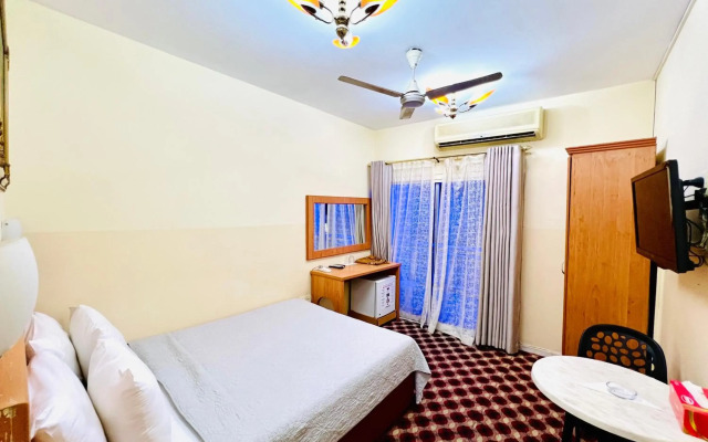 Al Ahrar Hotel