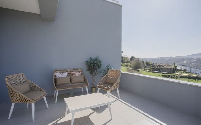 Liiiving -Luxury River View Apartment XI