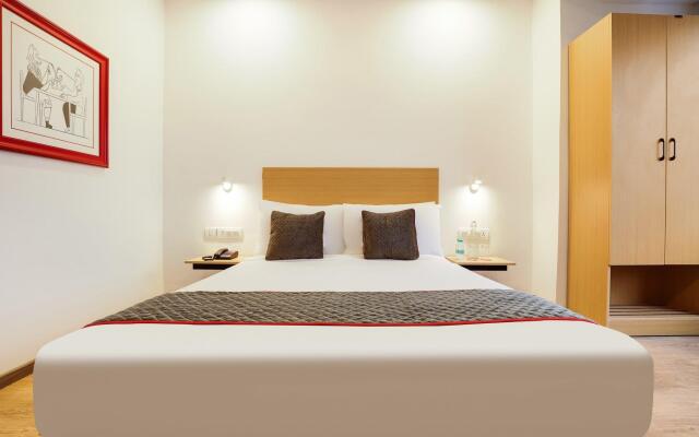 OYO Townhouse 231 Golden Avenue Road