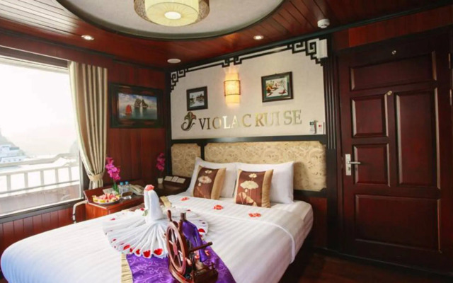 Viola Cruise Halong Bay