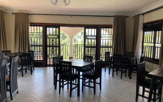 The Fortuna Hotel and Cafe