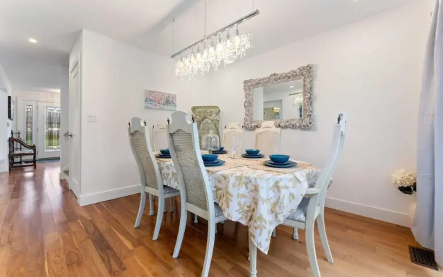 Spacious 2bdrm Home in Burlington