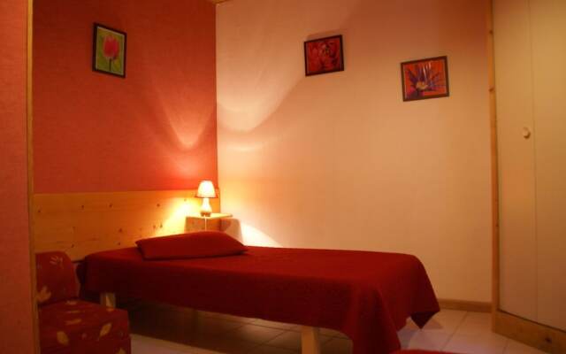 Beautiful House on Hilltop With Private Pool and a River 800 Meters Away