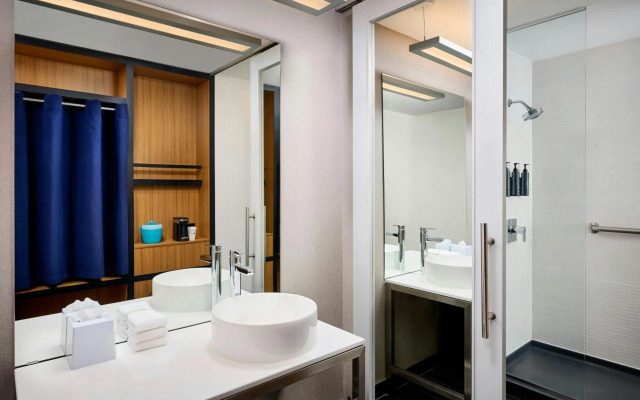 Aloft Vaughan Mills