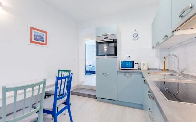 Apartment Karlo - Two Bedroom Apartment With Balcony