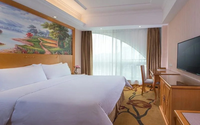 Vienna Hotel Shenzhen Dalang Clothing Base
