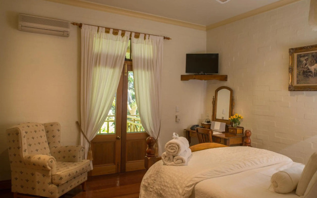 Victoria's at Ewingsdale