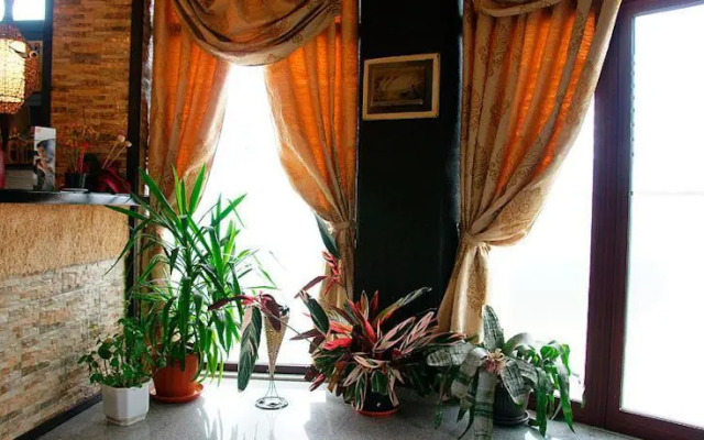 Hi-Life Family Hotel