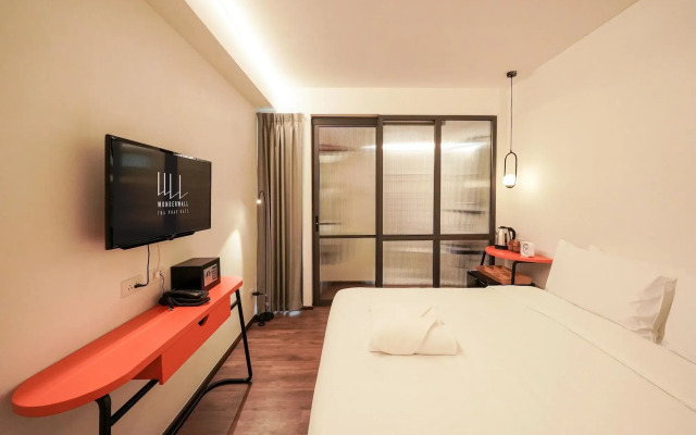 Wonderwall Hotel