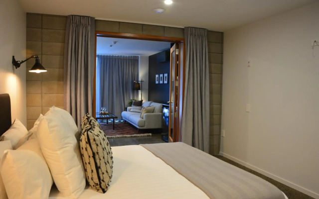 Southwark Hotel & Apartments