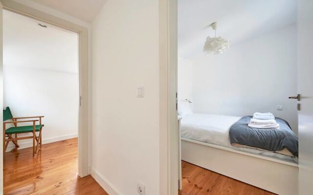 Authentic Apartment in Alfama With Terrace