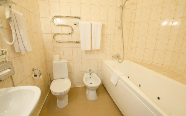 Monte Kristo Hotel