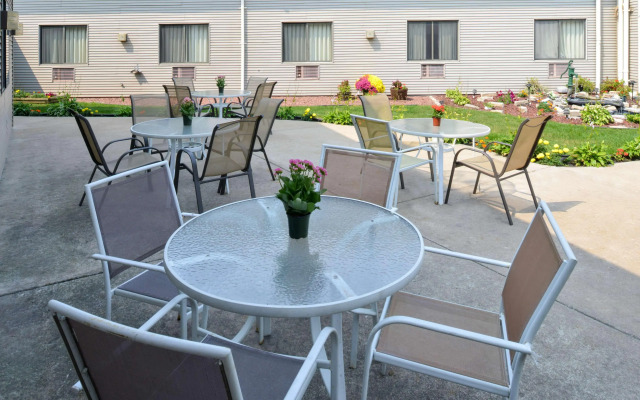 Americas Best Value Inn La Crosse
