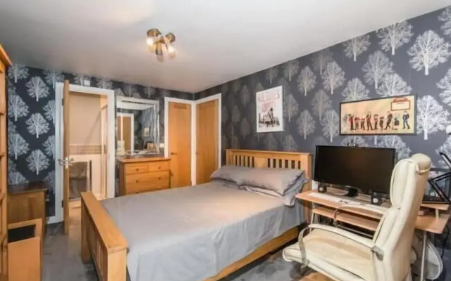 Oxford Street 5 Bedroom Townhouse