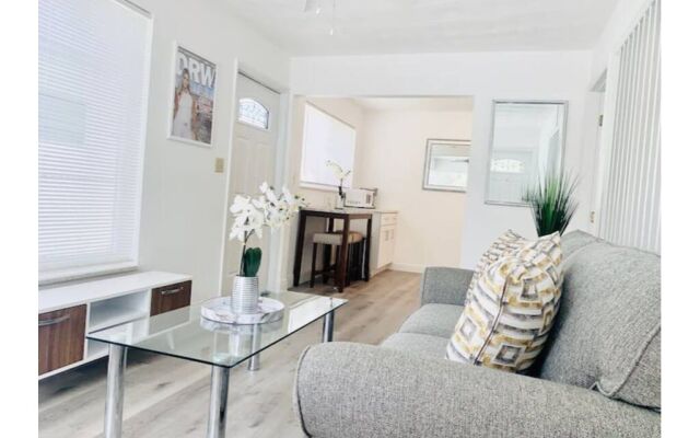 Ski 116 Apartment in Hallandale Beach