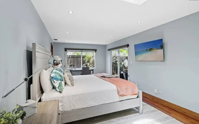 Wilton Manors Stunning Gated Oasis