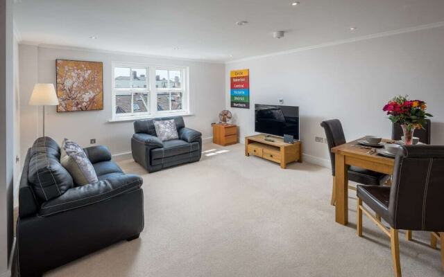 Stylish 1 Bed in West Kensington 7mins To Tube