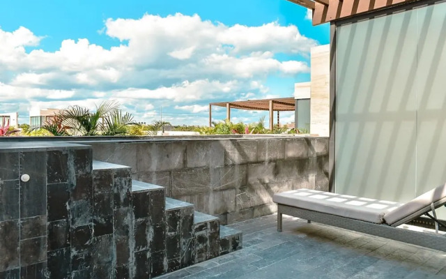 Spectacular Views Penthouse With Private Pool Rooftop Terrace BBQ Area