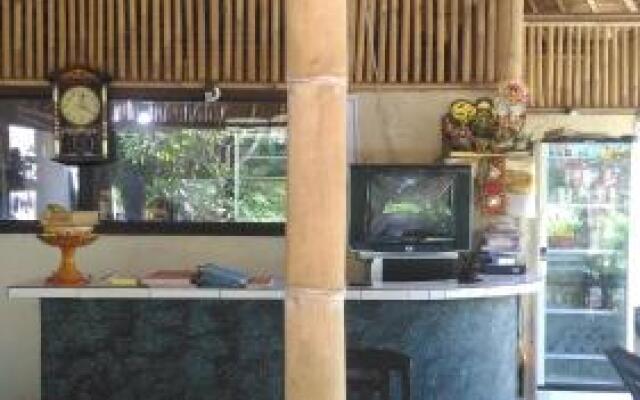 Warung Santa Fe and Bungalows