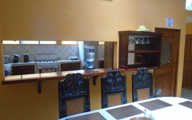 Cardena'S Hostal