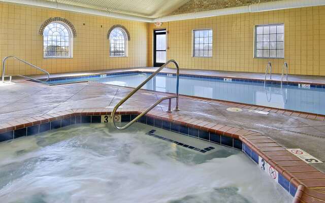 Super 8 by Wyndham Bowling Green North