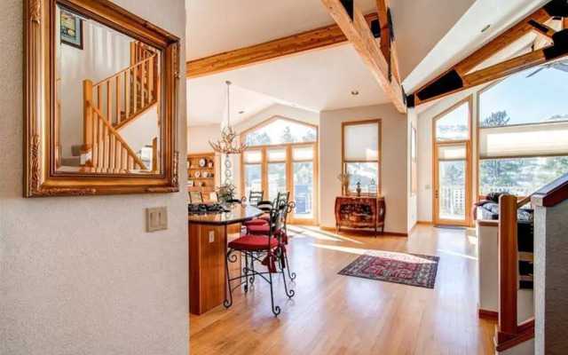 Gold Flake Lodge Main Street By Pinnacle Lodging