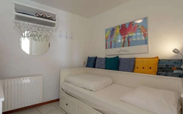 Holiday Apartment Opposite the Beach