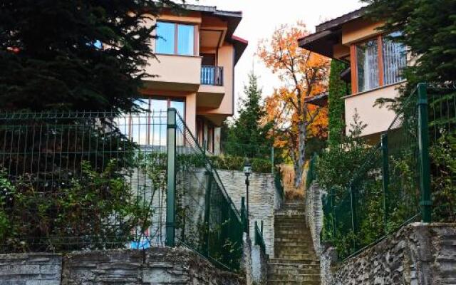Rodopi Houses