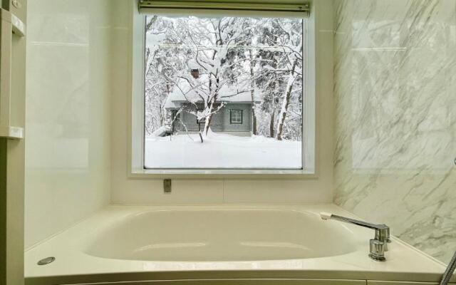 Sanzan Chalet by Hakuba White Fox Company