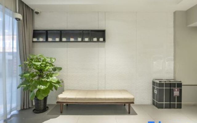 Rujia Business Hotel