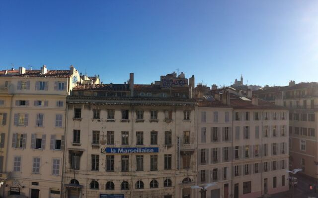 Studio Vieux-Port 5eme sans ascenseur