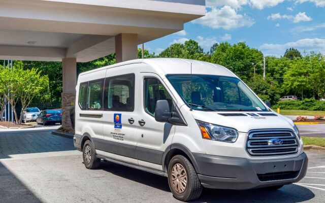 Spark by Hilton Atlanta Airport South College Park