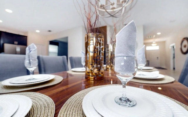 No Rear Neighbor 6BR Villa Private Pool Spa Disney