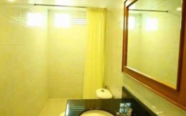 Sky Hotel Hlaing Thar Yar Yangon