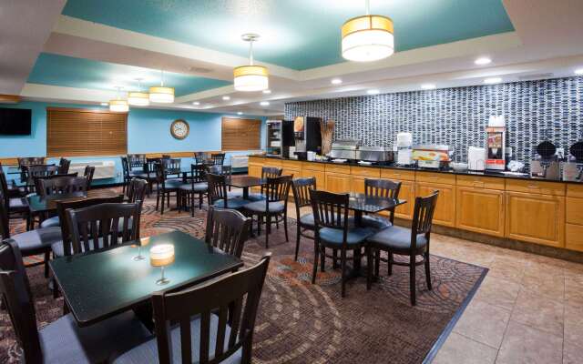 AmericInn by Wyndham Shakopee Near Canterbury Park