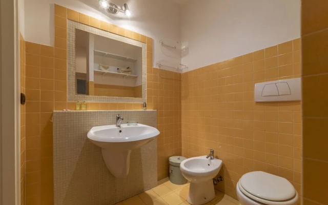 Colosseo Modern Apartment