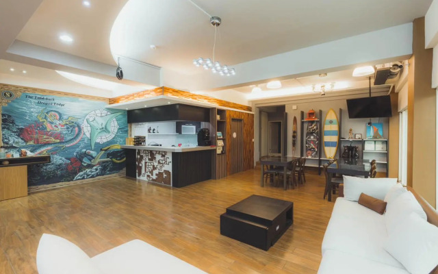 The Laid-back Dragon Lodge