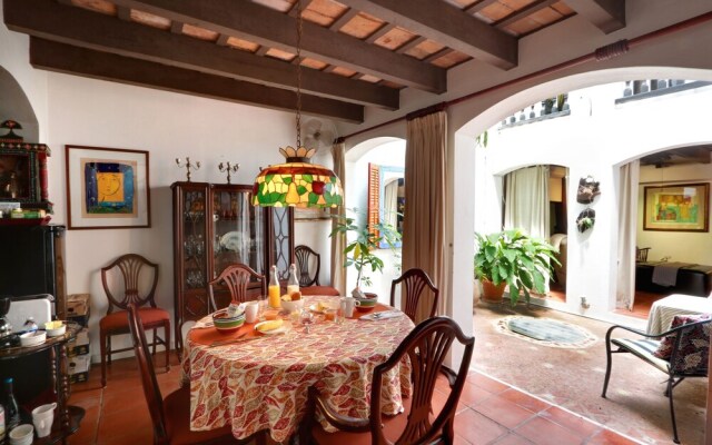 La Posada (Juana La Loca)