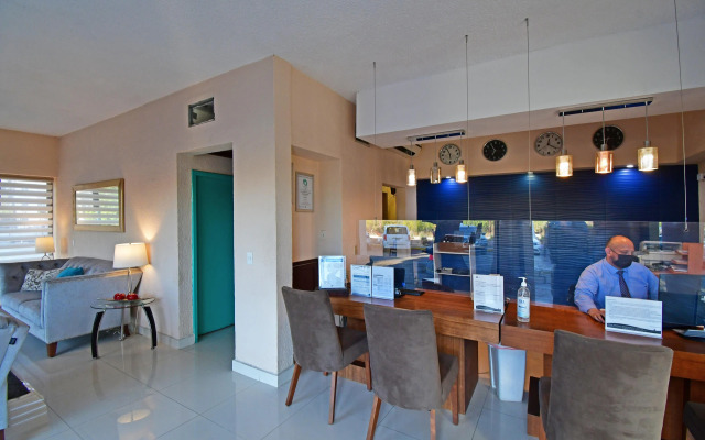 The Westmarine Waterfront Hotel