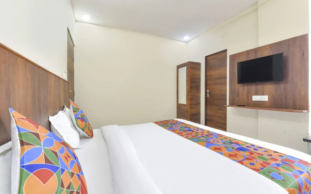 Fabhotel Lavish Palace